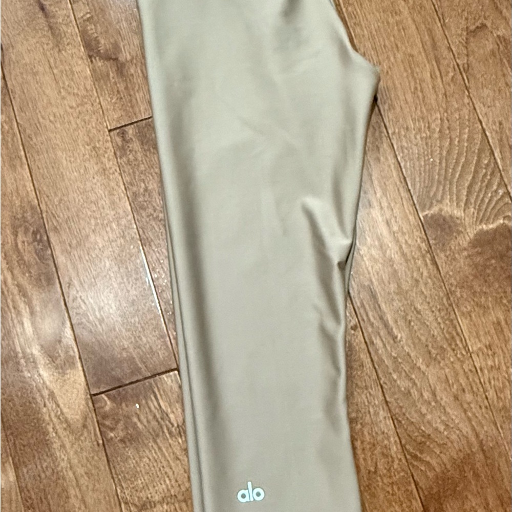 Alo Yoga Beige Leggings